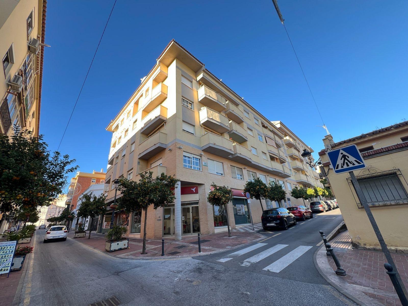 de Dolores Ibárruri 'Pasionaria, 2, Benalmádena, Málaga en venta Foto principal- Imagen 1 de 18