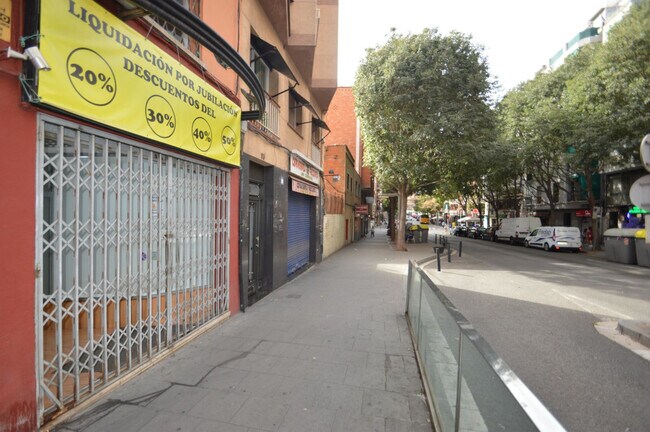 Más detalles de Carrer d'Irlanda, Santa Coloma de Gramenet - Edificio residencial​ en venta