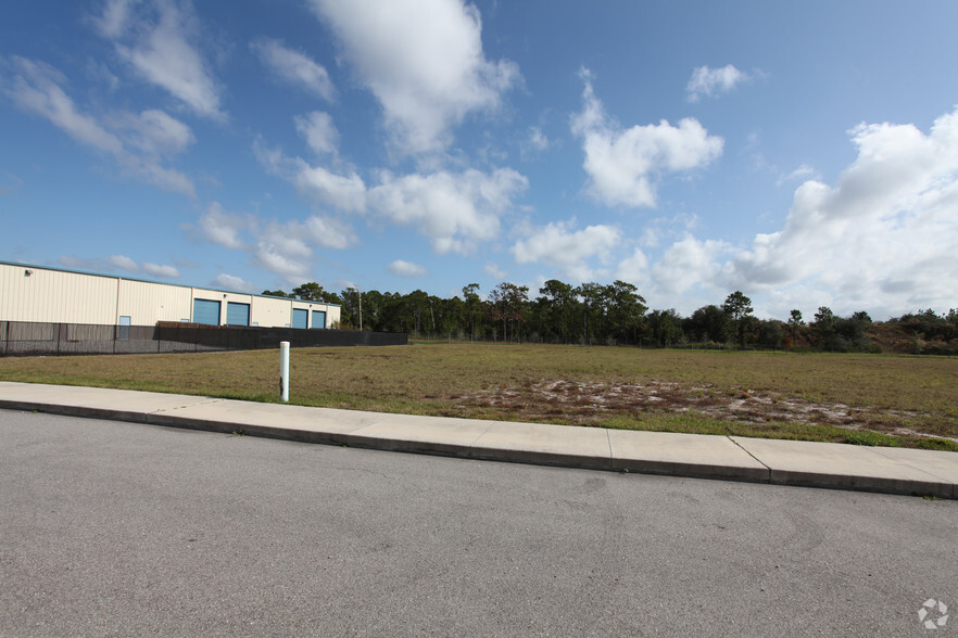 1701-1829 Business Center Ln, Kissimmee, FL en alquiler - Foto del edificio - Imagen 3 de 4