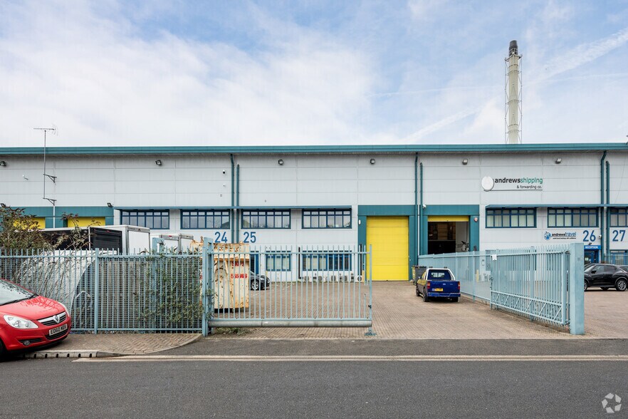 Riverwalk Business Park, Enfield en venta - Foto del edificio - Imagen 3 de 9
