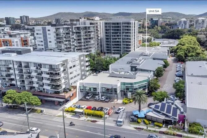305 Montague Rd, WEST END en alquiler - Foto del edificio - Imagen 2 de 3