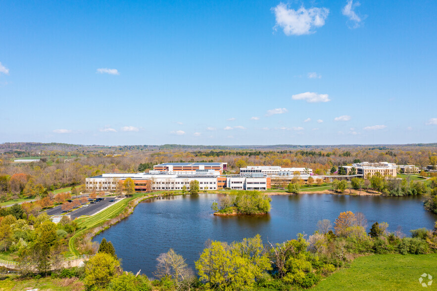 311 Pennington Rocky Hill Rd, Pennington, NJ en alquiler - Foto del edificio - Imagen 1 de 57