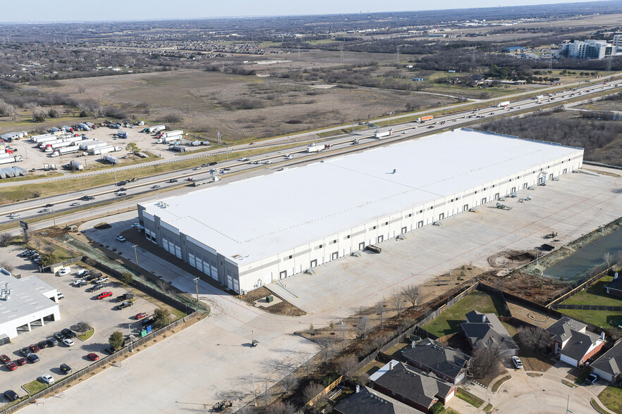 11000 South Freeway, Burleson, TX en alquiler - Vista aérea - Imagen 2 de 10