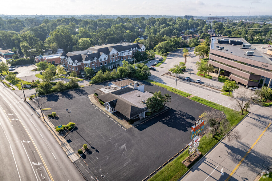 7950 Clayton Rd, Richmond Heights, MO en alquiler - Foto del edificio - Imagen 3 de 4