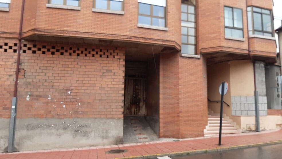 Local en Villablino, León en venta - Foto del edificio - Imagen 1 de 10