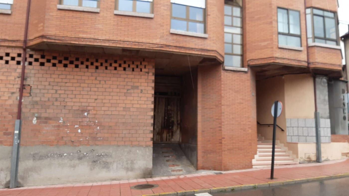 Calle de García Buelta, 40, Villablino, León en venta Foto del edificio- Imagen 1 de 11