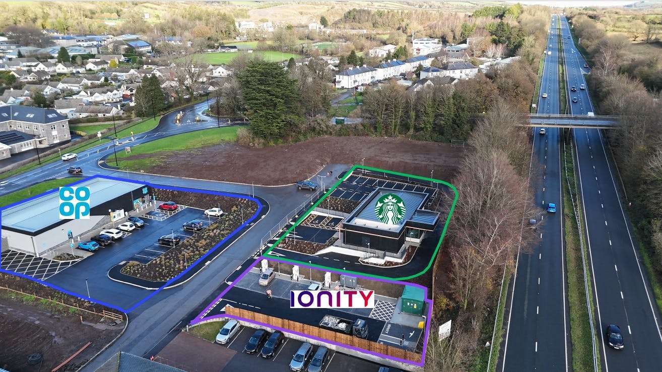 Co-op, Starbucks and Ionity Investment cartera de 3 inmuebles en venta en LoopNet.es Foto del edificio- Imagen 1 de 4