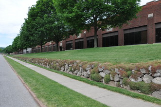 60 Carlson Rd, Rochester, NY en alquiler Foto del edificio- Imagen 1 de 3