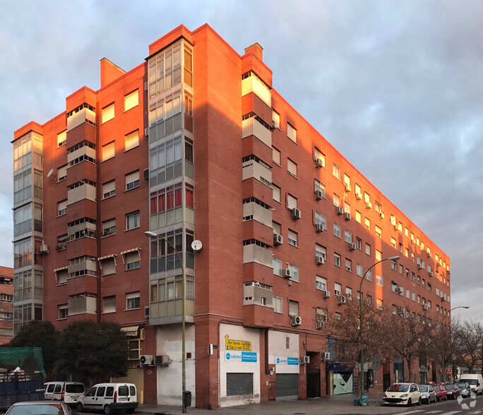 Avenida Orovilla, 40, Madrid, Madrid en venta - Foto del edificio - Imagen 1 de 1