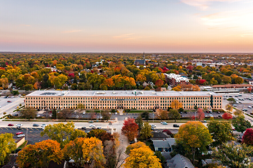 200-300 E 5th Ave, Naperville, IL en alquiler - Vista aérea - Imagen 3 de 20