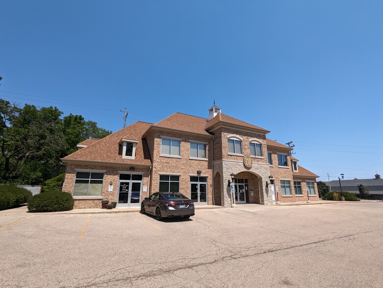 11123-11137 N Wauwatosa Rd, Mequon, WI en alquiler - Foto del edificio - Imagen 1 de 23