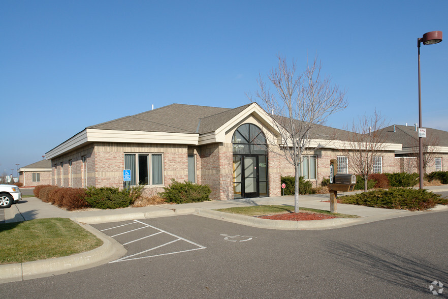 1881 NW Station Parkway, Andover, MN en alquiler - Foto del edificio - Imagen 1 de 37