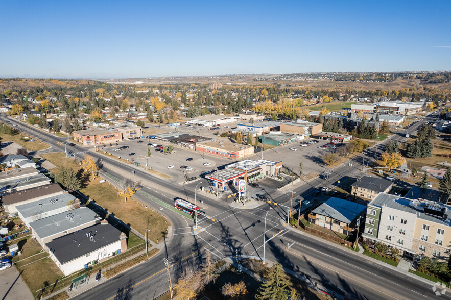 68-7930 Bowness Rd NW, Calgary, AB en alquiler - Vista aérea - Imagen 3 de 5