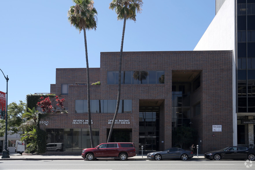 8900 Wilshire Blvd, Beverly Hills, CA en alquiler - Foto del edificio - Imagen 2 de 8