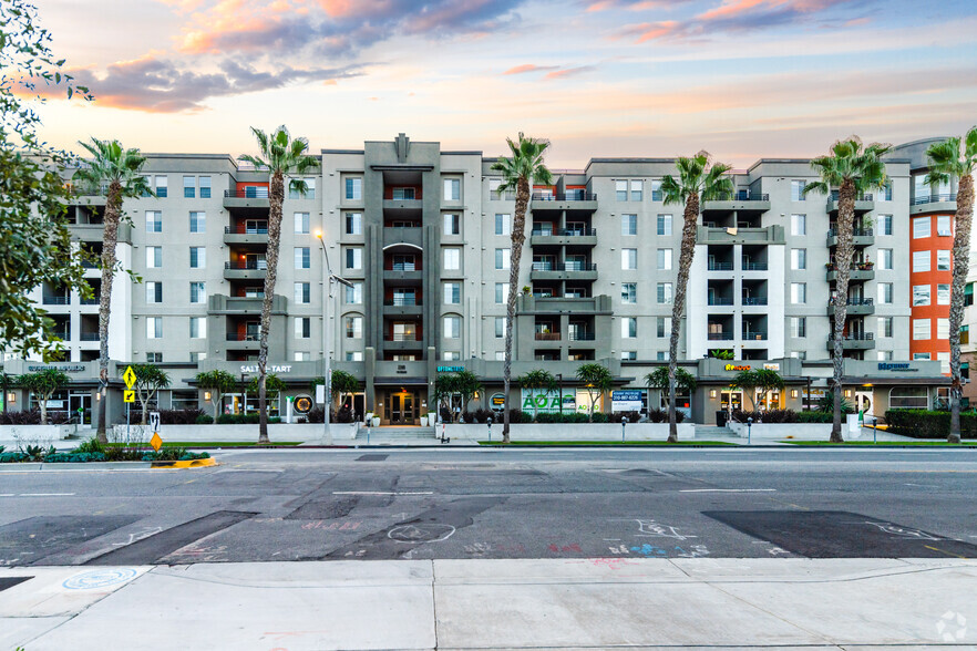 2200 Colorado Ave, Santa Monica, CA en alquiler - Foto del edificio - Imagen 3 de 37