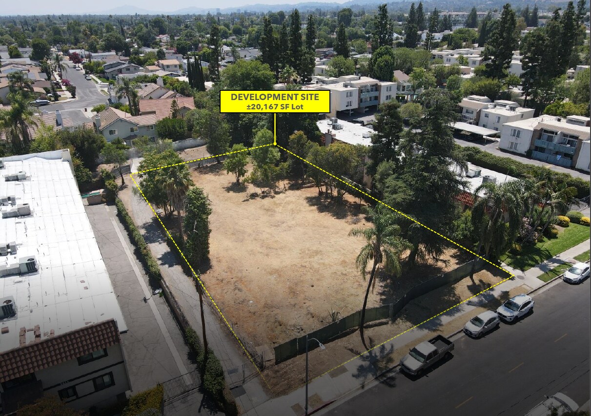 5808 Etiwanda Ave, Tarzana, CA en venta Foto del edificio- Imagen 1 de 3