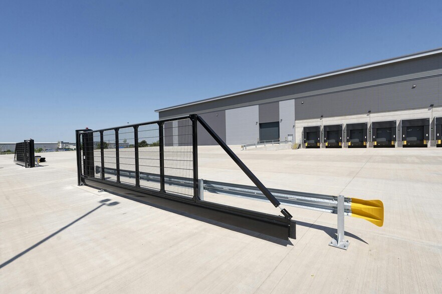 Wood End Ln, Fradley en alquiler - Foto del edificio - Imagen 2 de 11