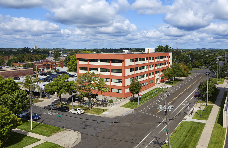 555 Park St, Saint Paul, MN en alquiler - Foto del edificio - Imagen 2 de 4