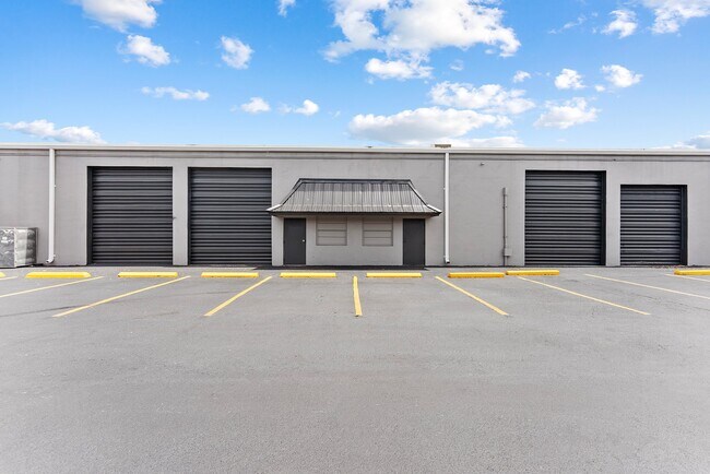 Más detalles de 3501-3531 NW 19th St, Fort Lauderdale, FL - Local, nave en alquiler