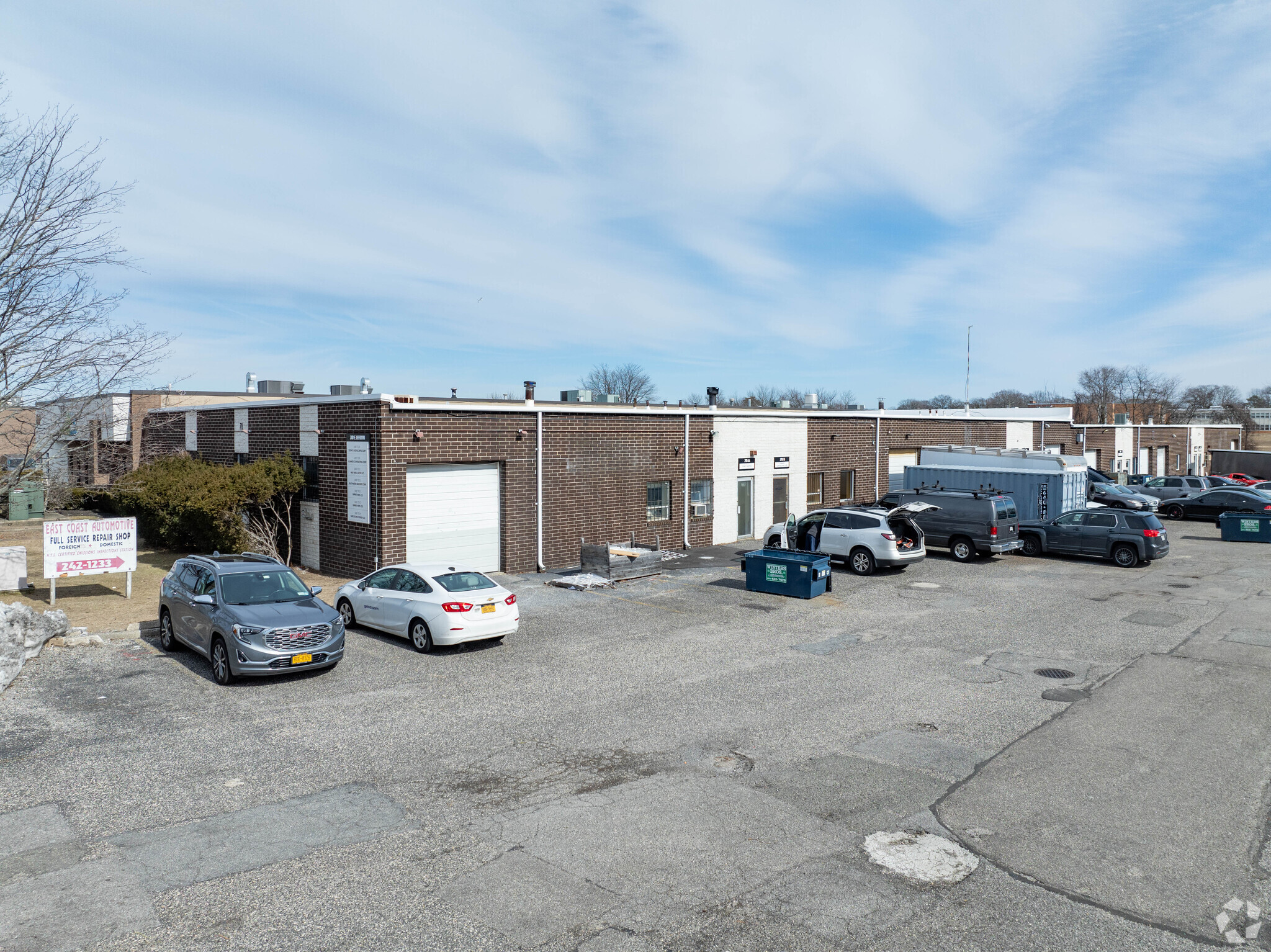 70 E Jefryn Blvd, Deer Park, NY en venta Foto principal- Imagen 1 de 14