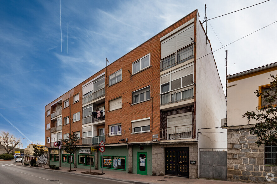 Avenida Libertad, 60, Colmenar Viejo, Madrid en venta - Foto principal - Imagen 1 de 2