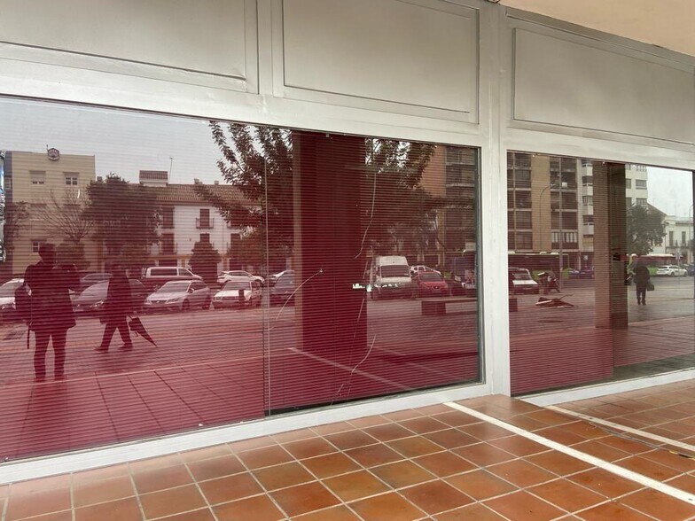 Local en Córdoba, Córdoba en venta - Foto del edificio - Imagen 2 de 4