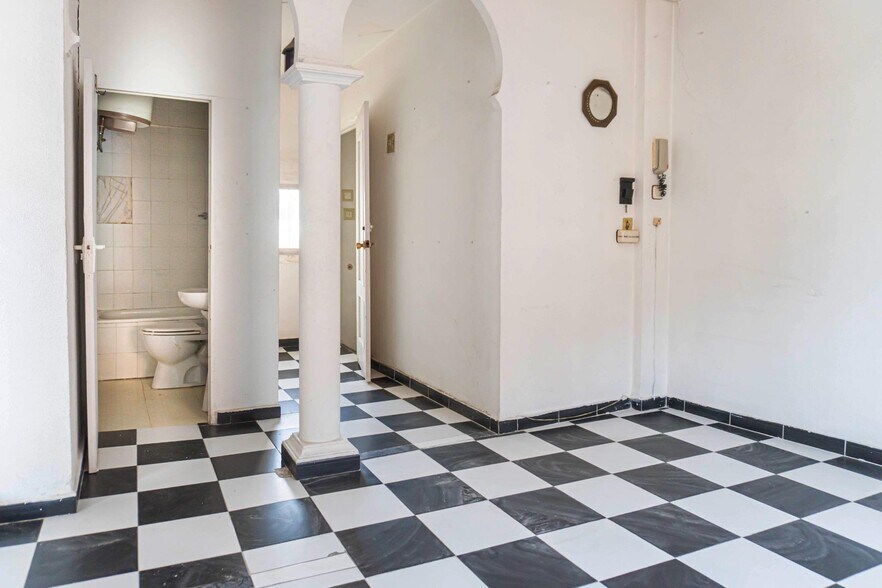 Oficina en Sevilla, Sevilla en venta - Foto del edificio - Imagen 2 de 31