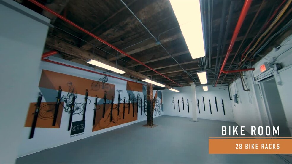 213 W Institute Pl, Chicago, IL en alquiler - Vídeo de anuncio comercial - Imagen 2 de 15