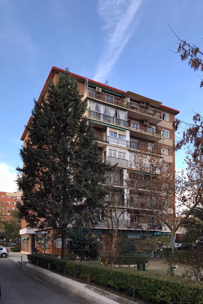 Más detalles de Calle Nazaret, 2, Móstoles - Edificio residencial​ en venta