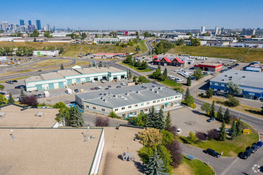 1289 Highfield Cres SE, Calgary, AB en alquiler - Vista aérea - Imagen 2 de 4