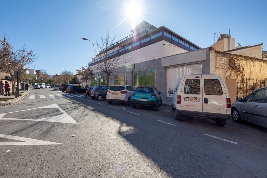Calle Bruselas, 8, Granada, Granada en venta - Foto del edificio - Imagen 3 de 37