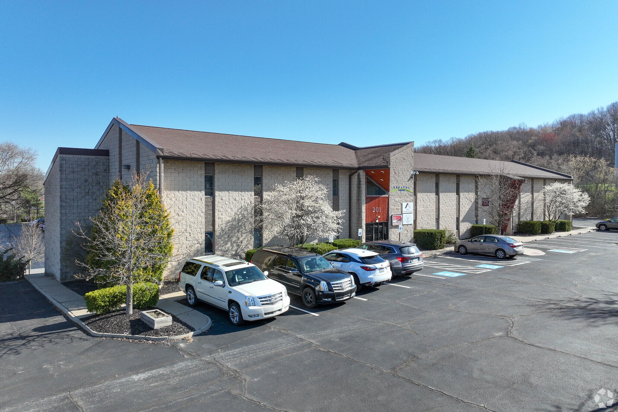 201 Smith Dr, Cranberry Township, PA en venta Foto del edificio- Imagen 1 de 1