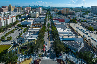 320 Miracle Mile, Coral Gables, FL - vista aérea  vista de mapa