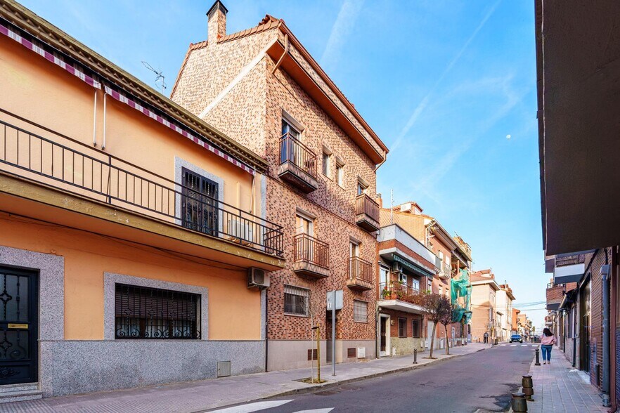 Edificio residencial en San Fernando de Henares, Madrid en venta - Foto del edificio - Imagen 2 de 41