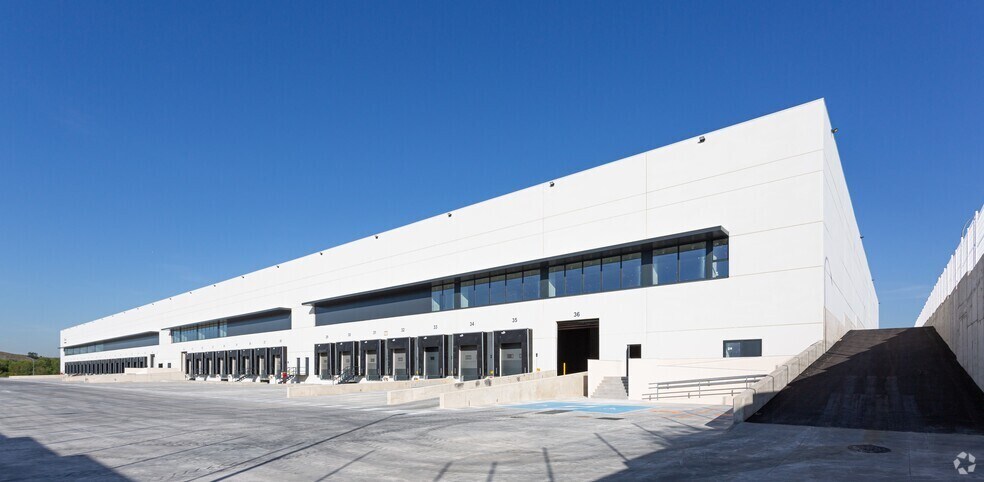 Calle Sierra de la Demanda, 51, Madrid, Madrid en alquiler - Foto del edificio - Imagen 2 de 10