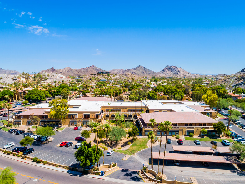 7500 N Dreamy Draw Dr, Phoenix, AZ en alquiler - Foto del edificio - Imagen 2 de 3