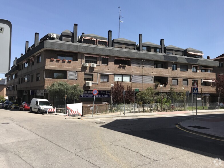 Calle Andrés Segovia, 1, Las Rozas de Madrid, Madrid en venta - Foto del edificio - Imagen 2 de 2