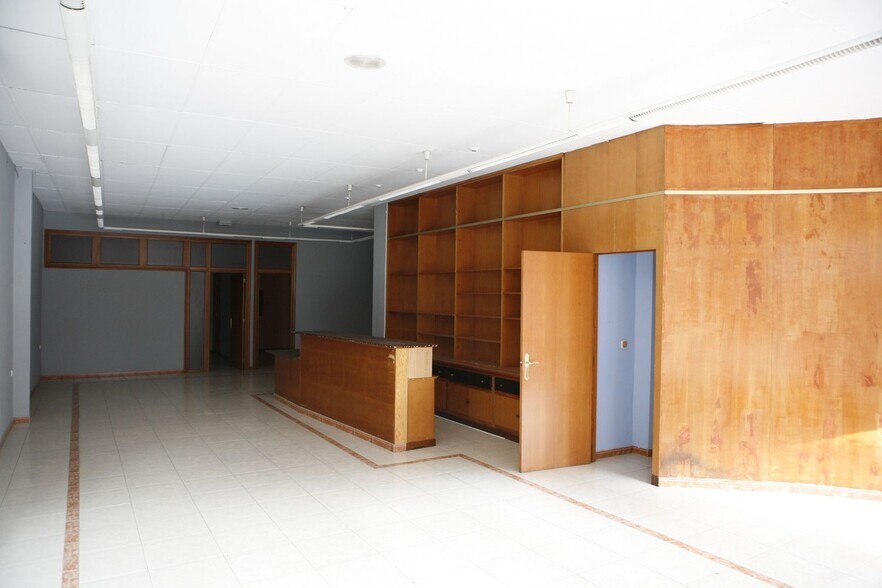 Local en Benavente en venta - Foto del interior - Imagen 3 de 10