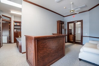 1900 E 15th St, Edmond, OK en venta Foto del interior- Imagen 1 de 10