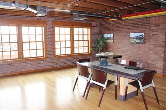 219 2nd Ave S, Great Falls, MT en alquiler Foto del interior- Imagen 1 de 7