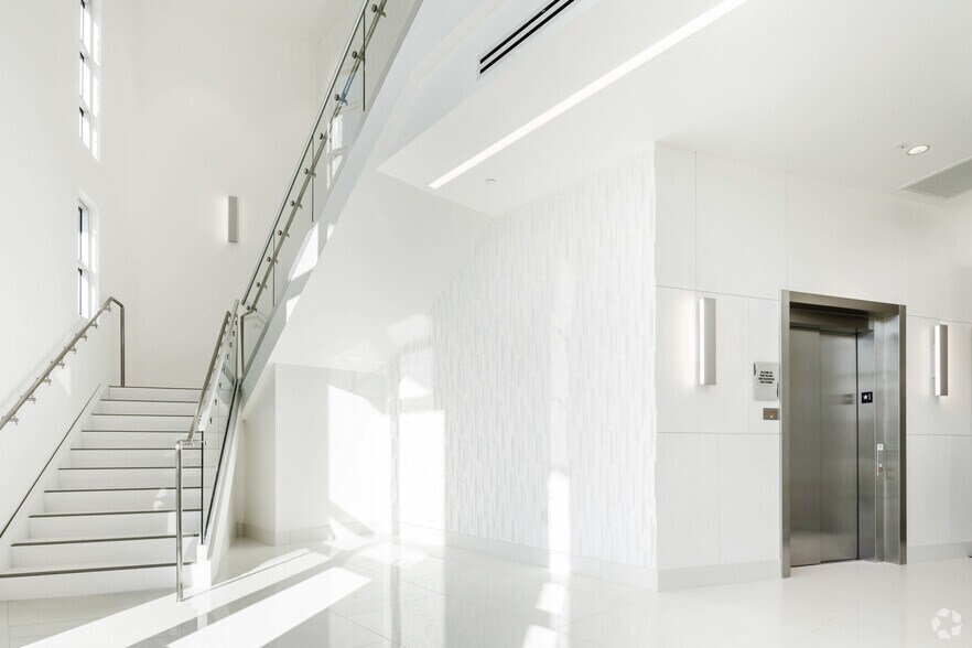 7710 N FM 620 Rd, Austin, TX en venta - Vestíbulo - Imagen 2 de 20