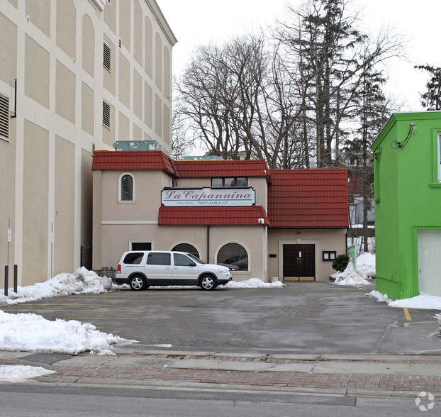 21 George St, Brampton, ON en alquiler - Foto del edificio - Imagen 1 de 14