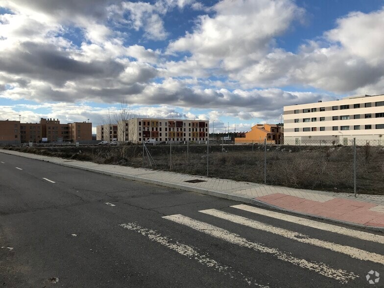 Calle Miguel Delíbes, Ávila, Ávila en venta - Foto del edificio - Imagen 1 de 1