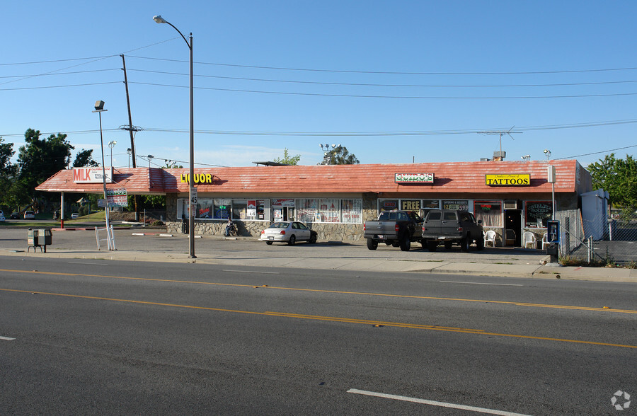 1869-1881 Royal Ave, Simi Valley, CA en alquiler - Foto del edificio - Imagen 3 de 4