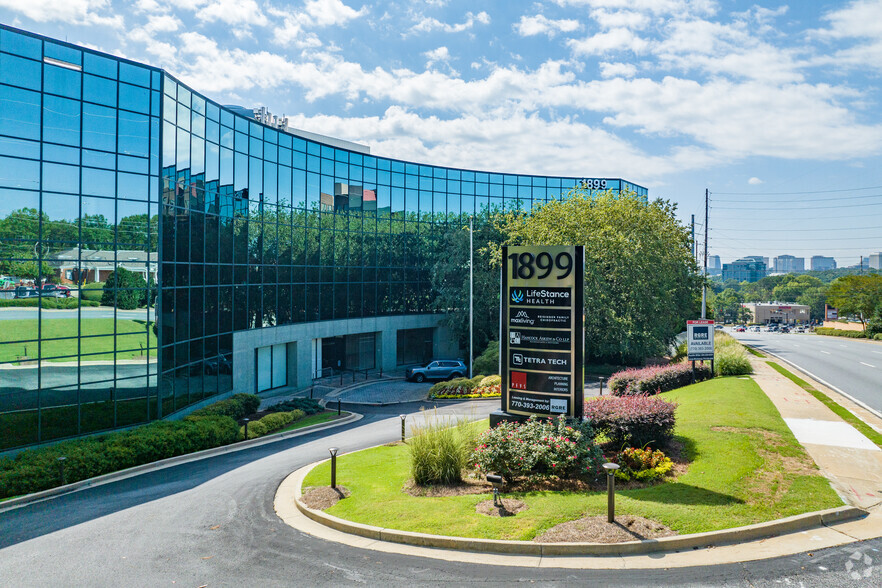 1899 Powers Ferry Rd SE, Atlanta, GA en alquiler - Foto del edificio - Imagen 3 de 13