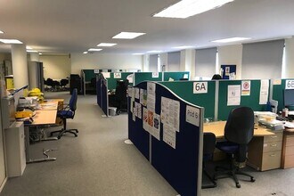 2 Lawn House Clos, London en alquiler Foto del interior- Imagen 2 de 4