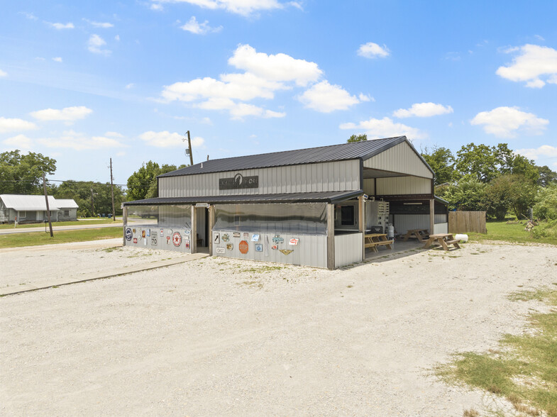 908 W Broadway St, Winnsboro, TX en venta - Foto del edificio - Imagen 3 de 47