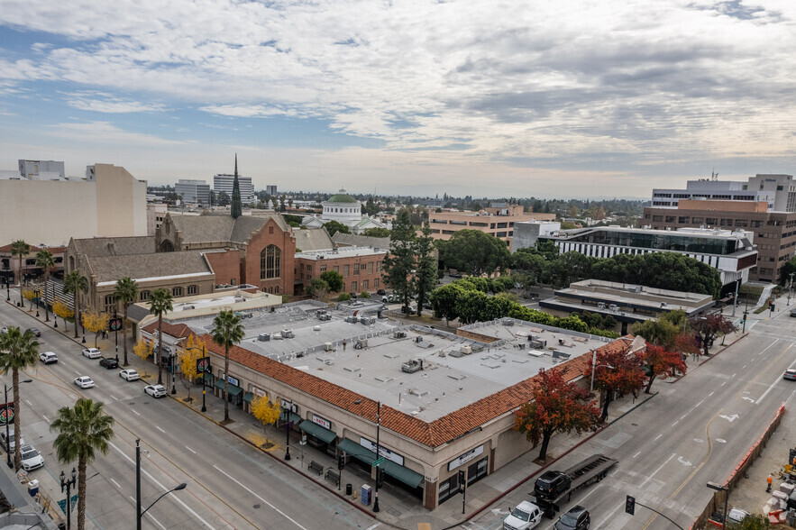 450 E Colorado Blvd, Pasadena, CA en alquiler - Vista aérea - Imagen 2 de 16