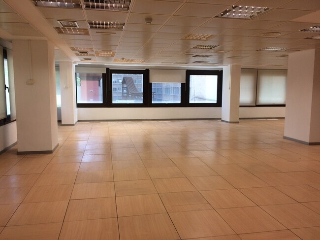 Más detalles de Oficina en alquiler