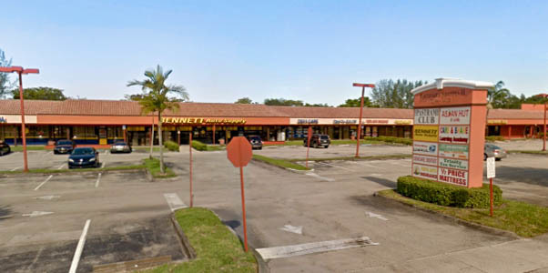 5200-5400 N University Dr, Lauderhill, FL en alquiler - Foto del edificio - Imagen 1 de 5